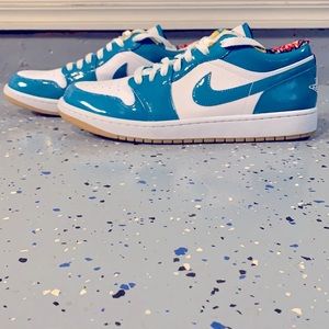 Nike Air Jordan 1 Low SE Barcelona Cyber Teal DC6991 400 Men's Sizes